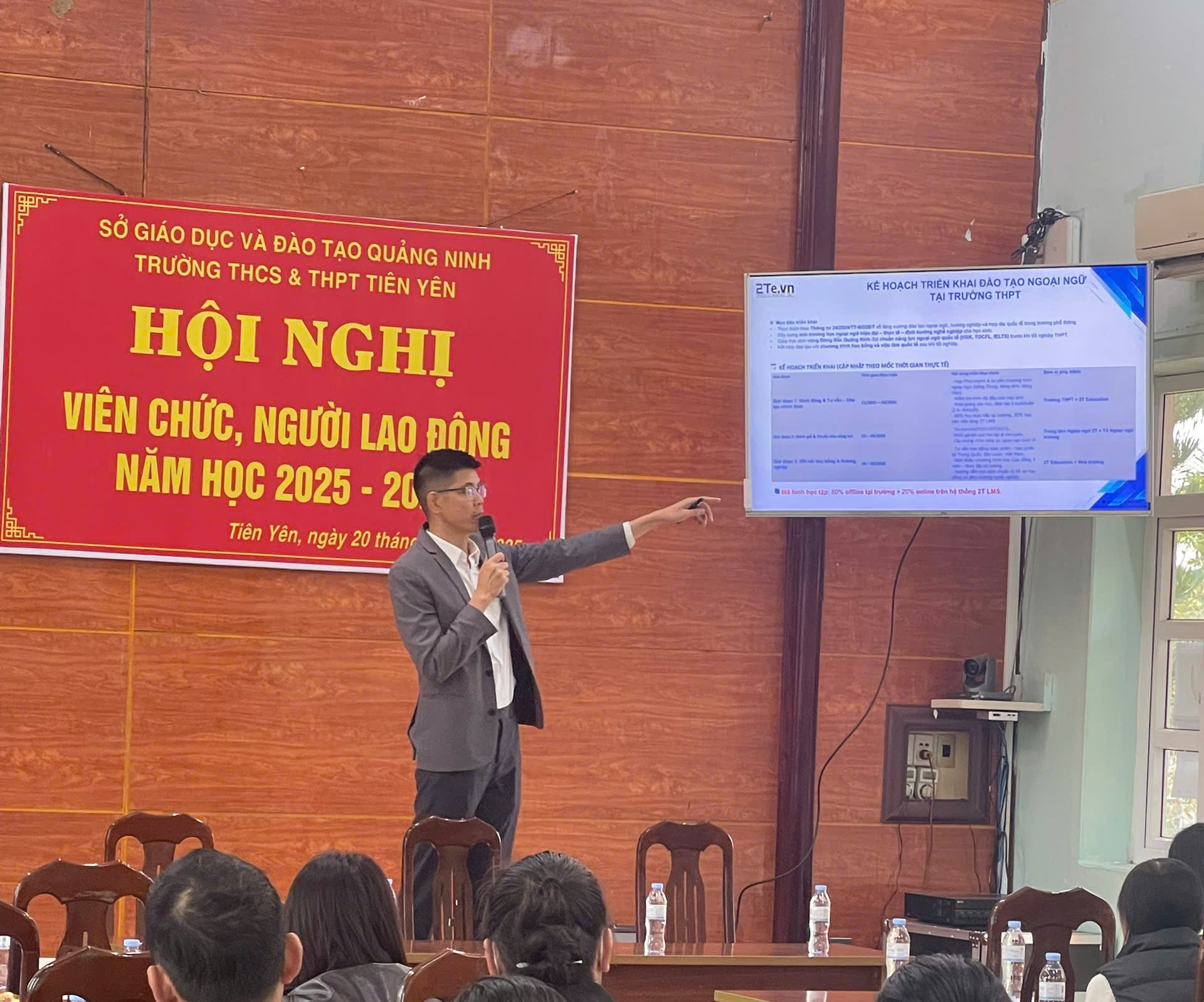 Thầy Nguyễn Văn Thạch – Chủ tịch Hội đồng Quản trị kiêm Tổng Giám đốc 2T Education